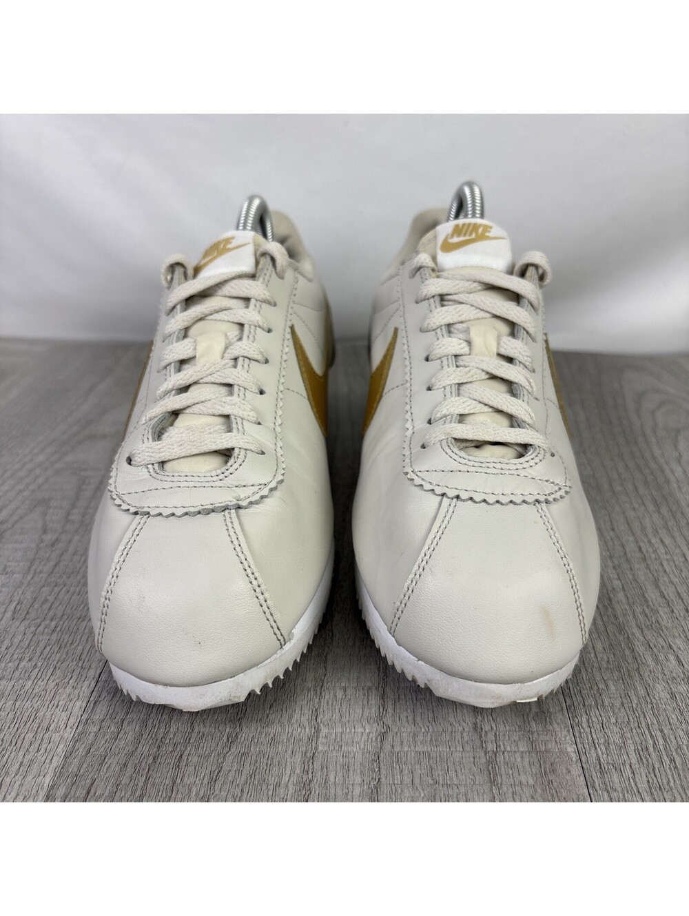 Nike Classic Cortez Leather Light Bone Metallic Gold 807471-011 Women's 10.5 - Picture 2 of 11